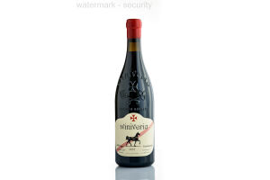 Вино красное полуcладкое «Winiveria» Kindzmarauli 12% 0.75л.
